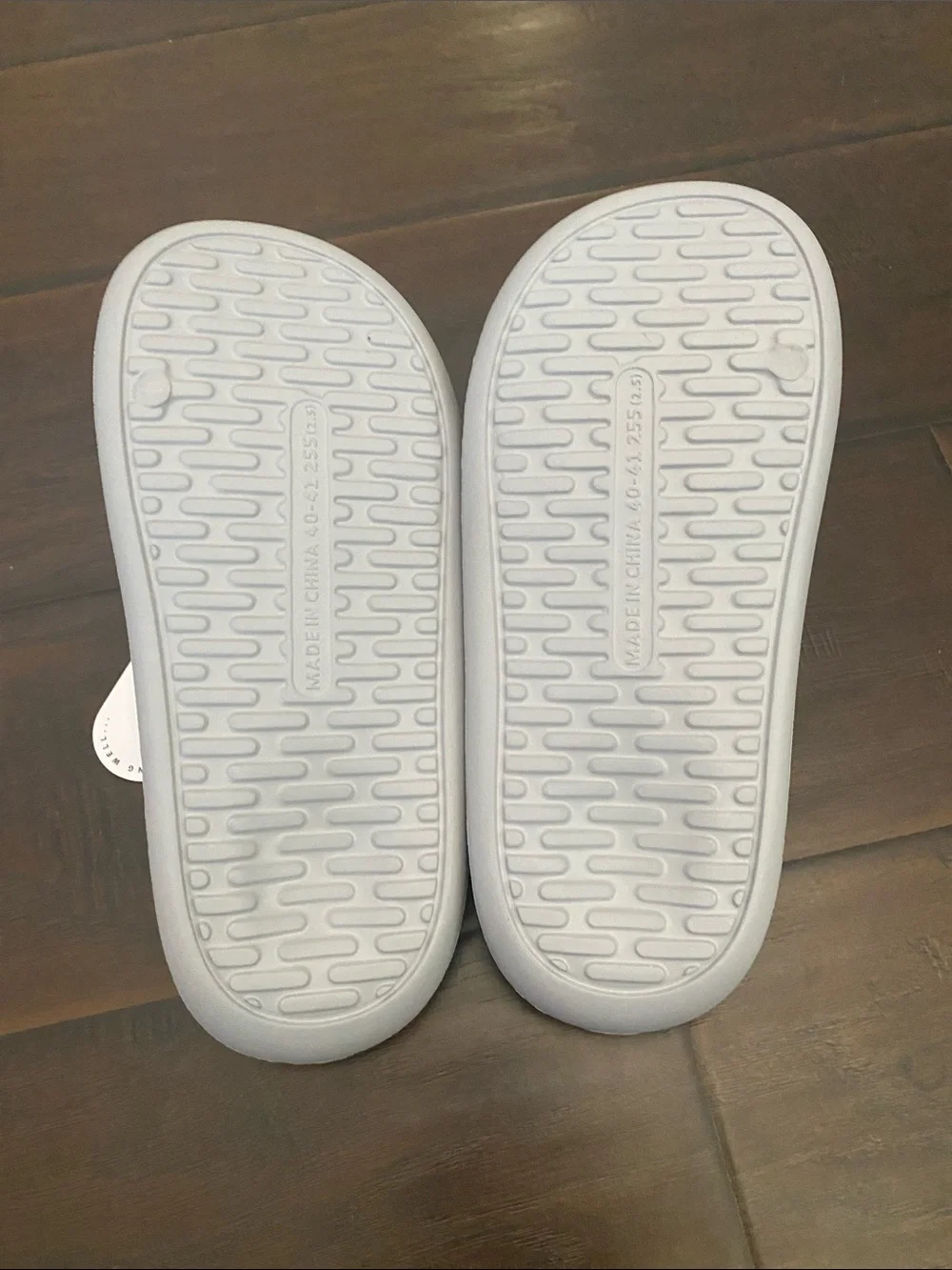 New with tag Posee Chillax lightweight rubber slide sandals women’s size 10